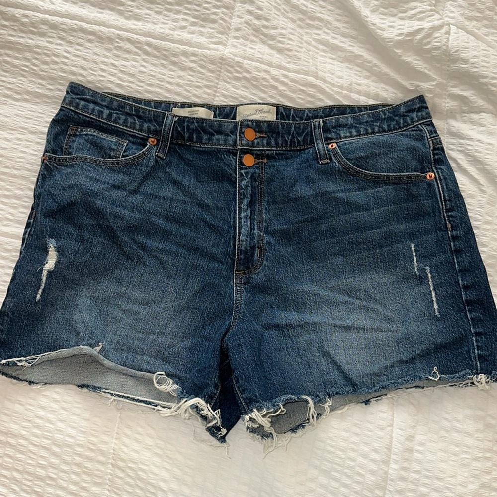 Women’s Universal Thread Vintage Midi Shorts